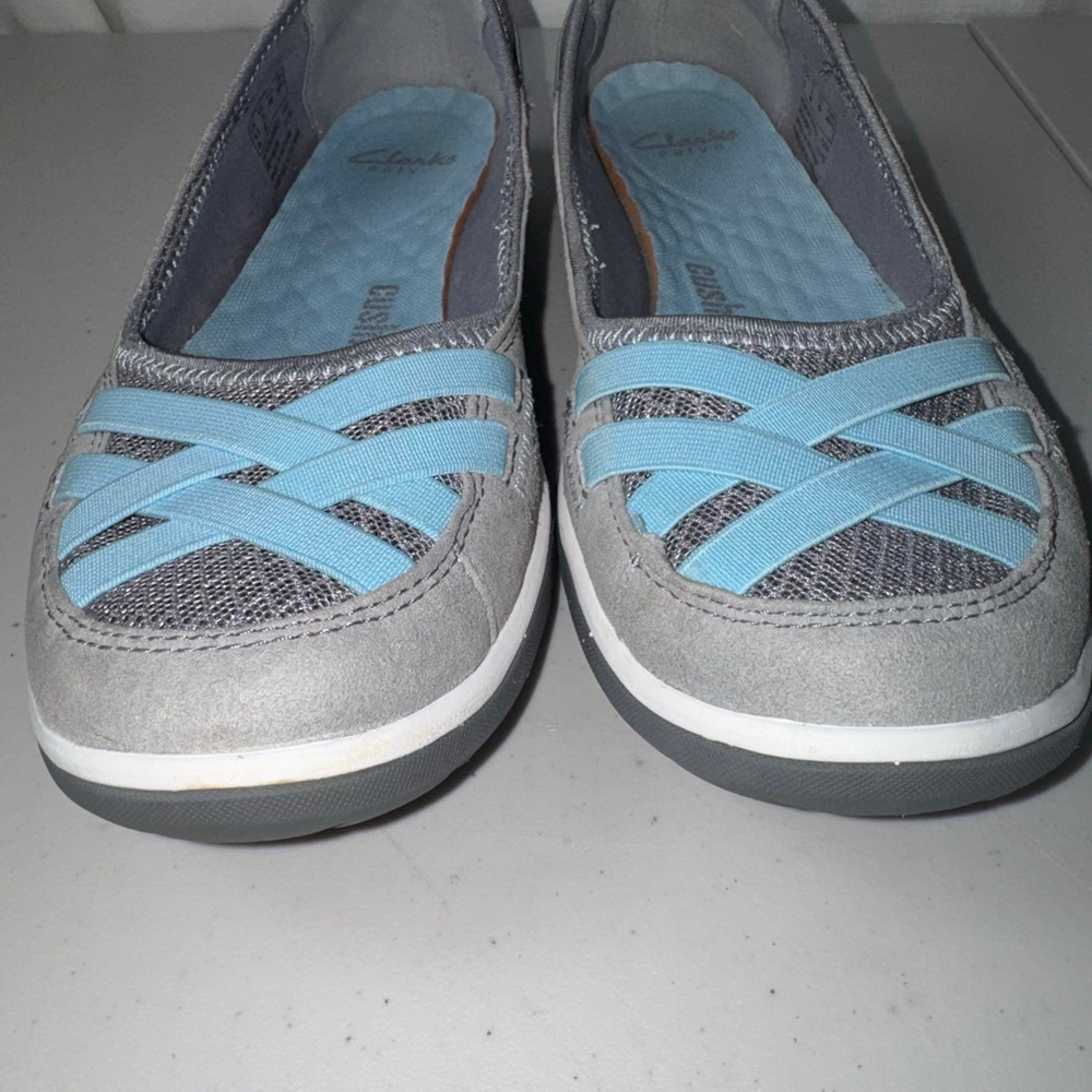 Women's Clarks Aria Pump Outdoor SlipOn Flat Shoes Size 8 Medium Blue Gray - Picture 2 of 9